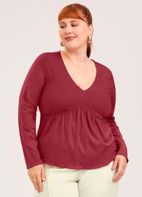 Blusa Plus Size em Tecido Texturizado Vermelho Escuro