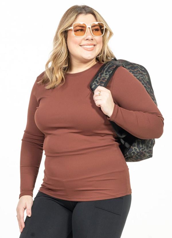 Blusa Plus Size Manga Longa Marrom