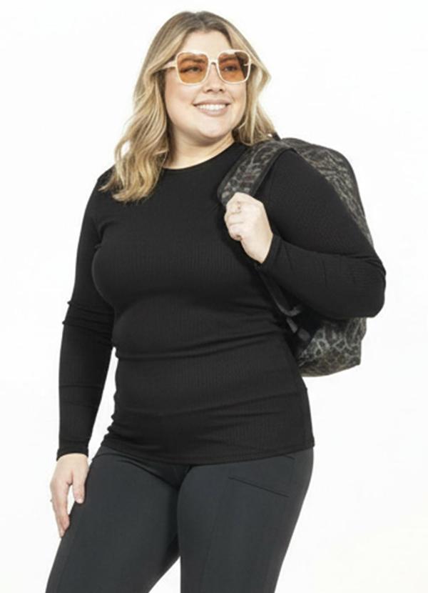 Blusa Plus Size Manga Longa Preto