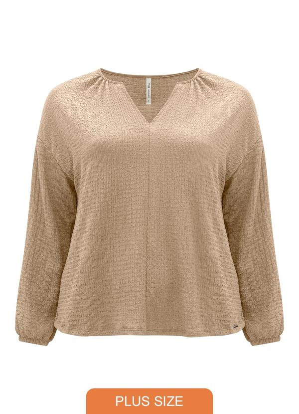 Blusa Plus Size Texturizada Bege