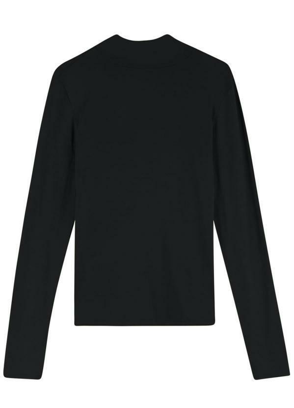 Vista 2 Blusa Preta em Viscose Gola Alta Enfim Enfim