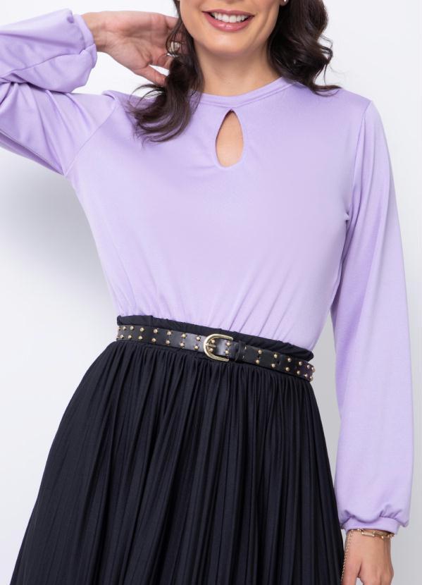 Cropped Lilás com Gota no Decote e Mangas Longas