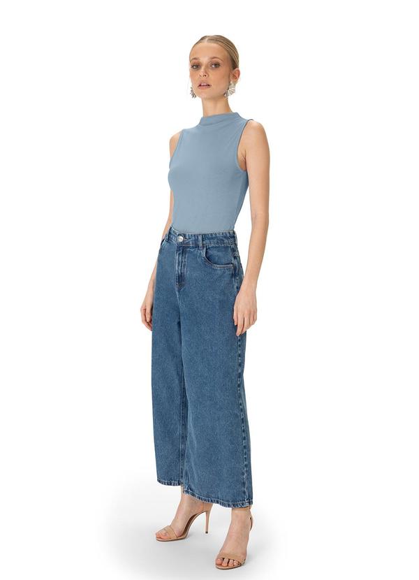 Blusa Justa em Malha Viscose Azul Pastel