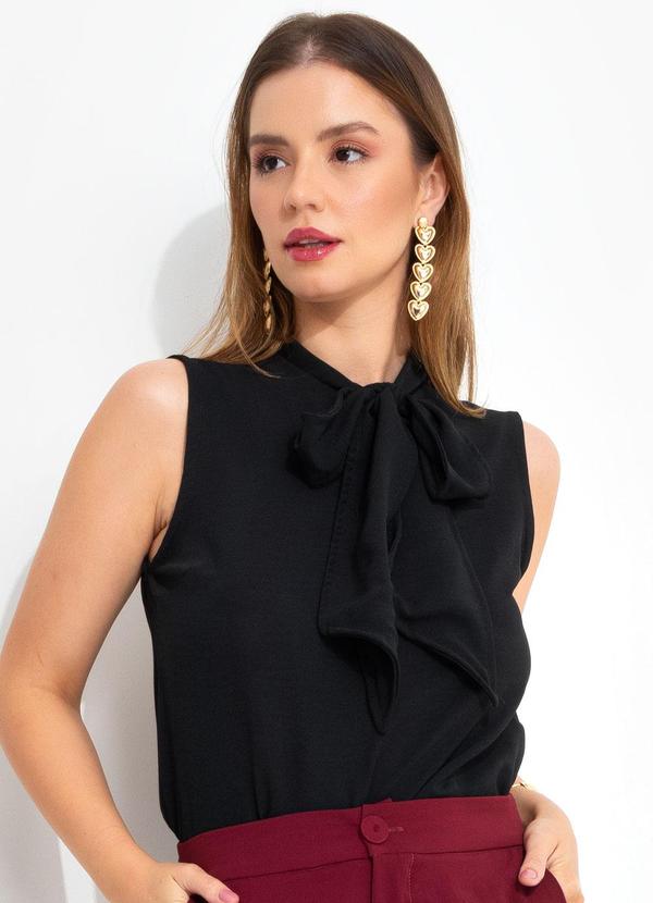 Blusa Preta em Crepe Plano