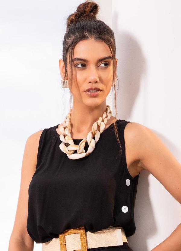 Blusa Preta em Viscose Plana