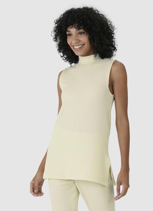 Vista 2 Blusa Reta Texturizada com Fenda Bege Malwee Malwee