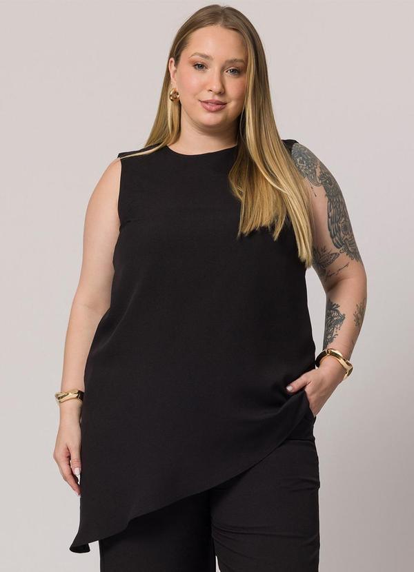 Blusa sem Manga em Plano Creponado Preto