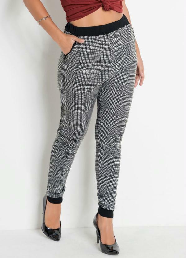 Vista 2 Calça Jogger Xadrez com Bolsos Funcionais Moda Pop Moda Pop