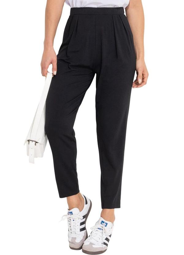 Calça Preta Soltinha com Pregas