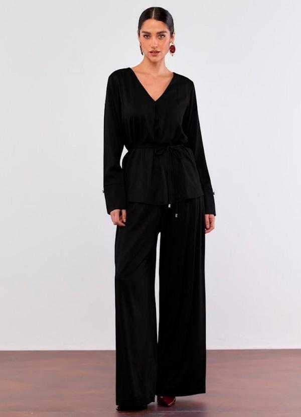 Vista 2 Calça Wide com Bolso Preto Carlota Costa Carlota Costa