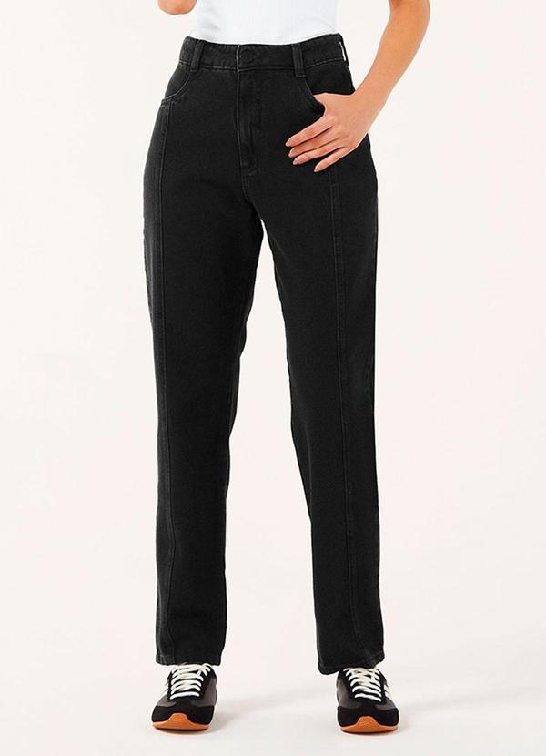 Calça Feminina Jeans Mom Recortes Preto