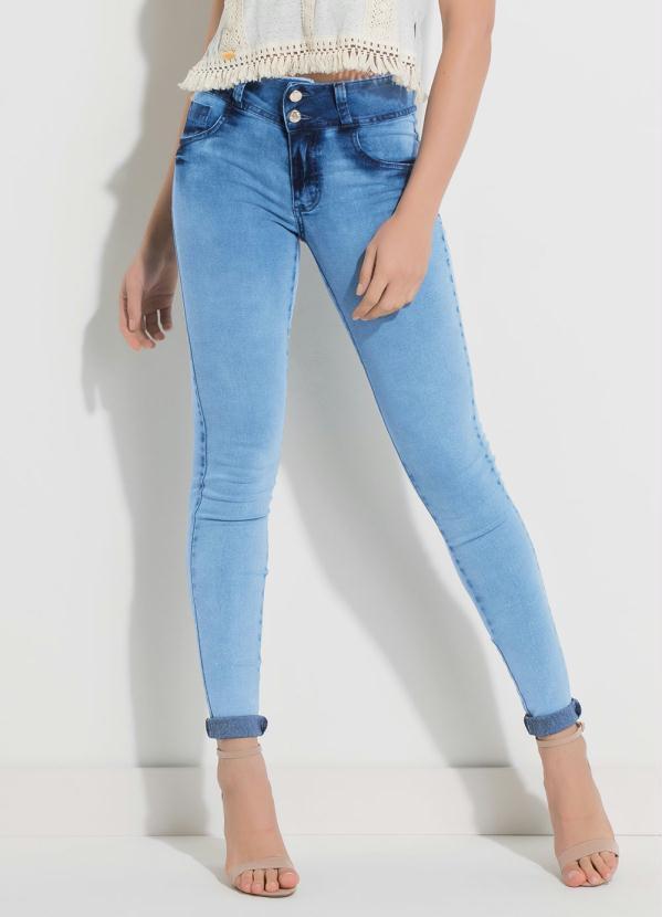 Calça Jeans com Cintura Média