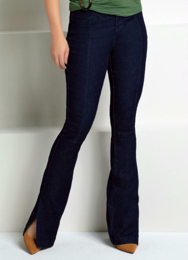 Calça Jeans Escuro Flare com Fenda