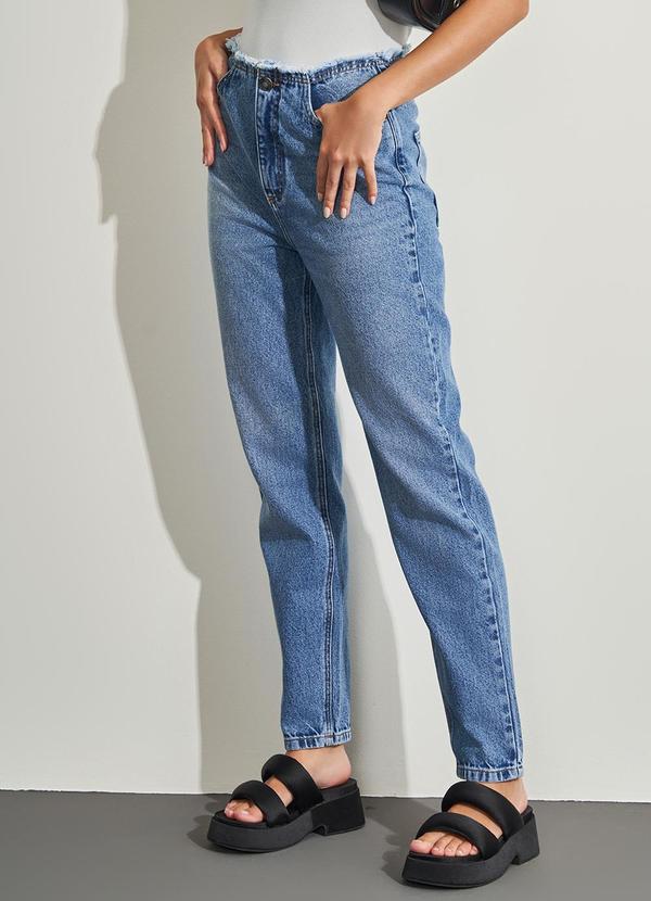 Calça Mom em Jeans Azul