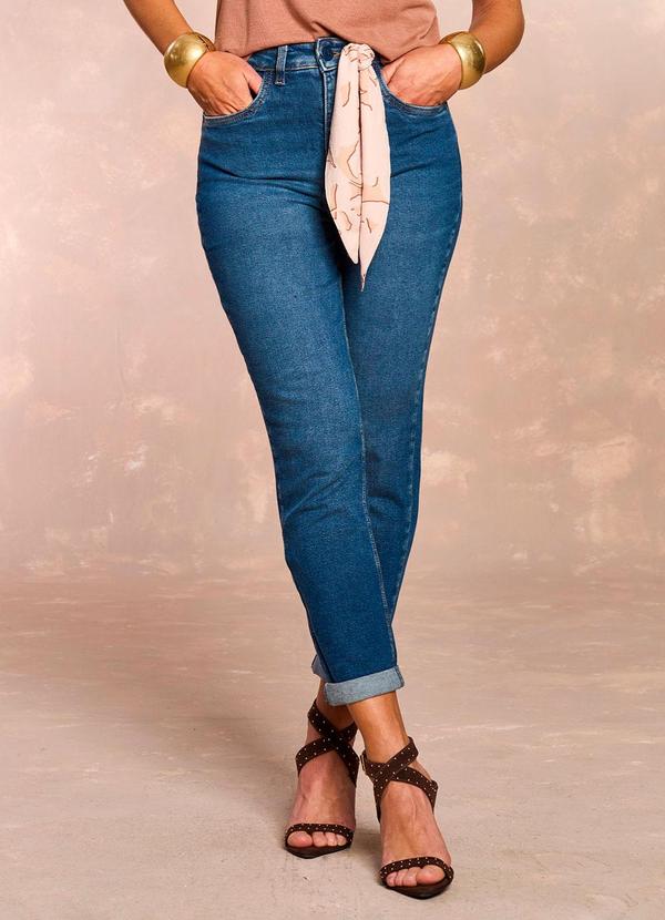 Calça Mom Lavanda Soft Garden em Denim Azul