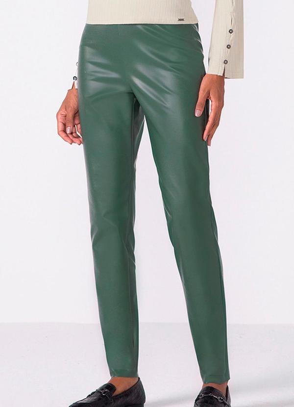 Calça Feminina Resinada com Zíper Verde