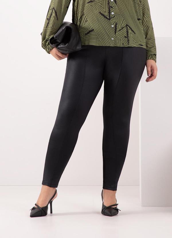 Calça Legging Plus Size em Malha Cirrê Preto