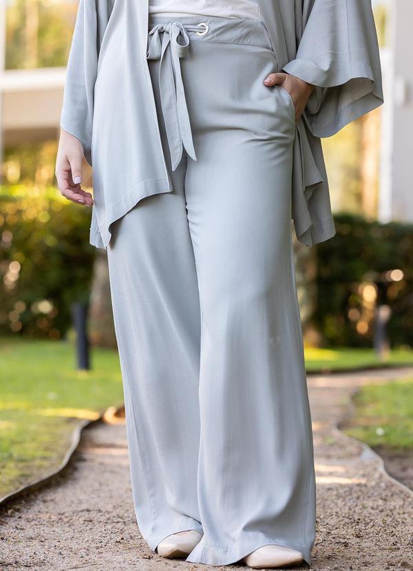Calça Cinza Claro em Viscose Plana Sarjada