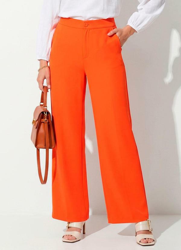 Calça Laranja em Alfaiataria