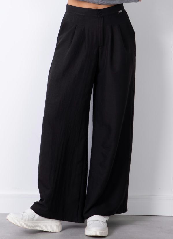 Calça Pantalona Preta em Tecido Plano com Pregas