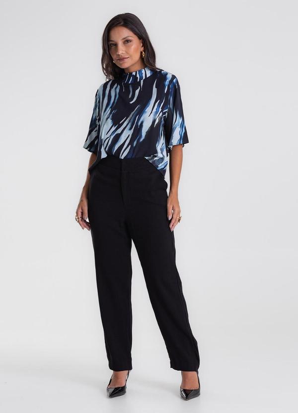 Calça Feminina em Viscose Dobby Preto