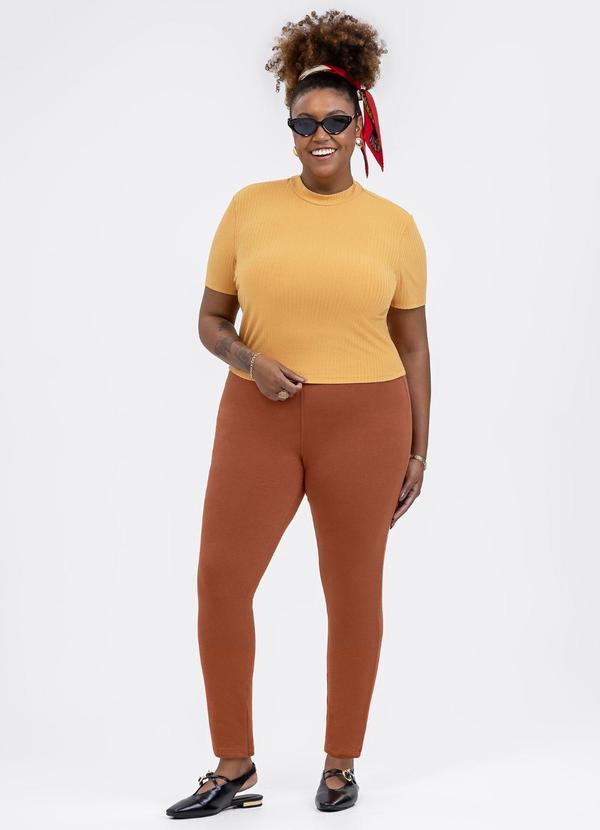 Calça Reta em Molecotton Peluciado Marrom