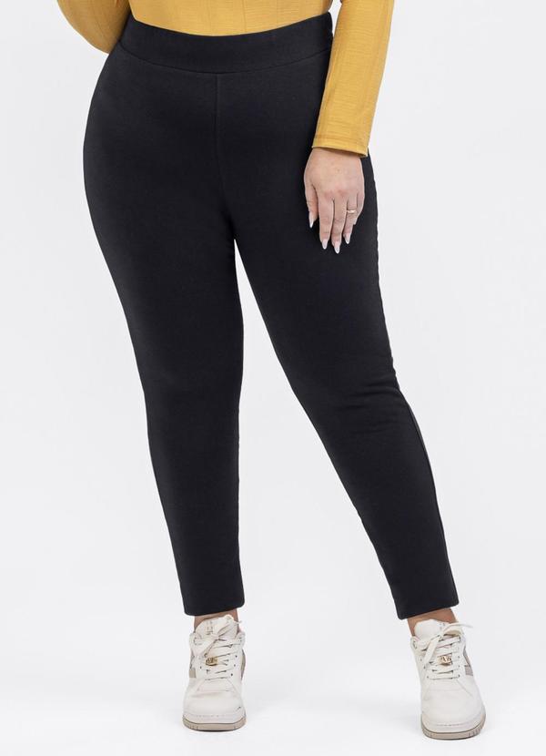 Calça Reta em Molecotton Peluciado Preto