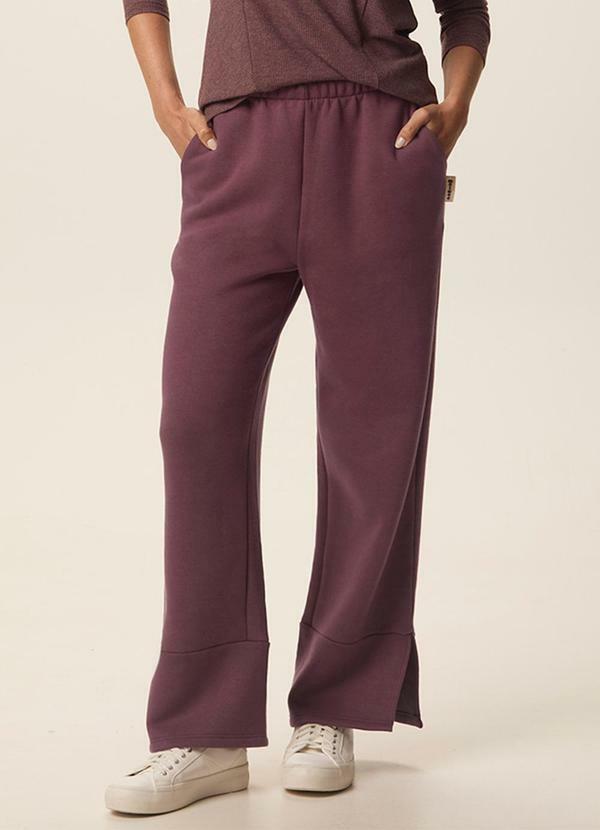 Calça Reta em Moletom com Bolso Bordô