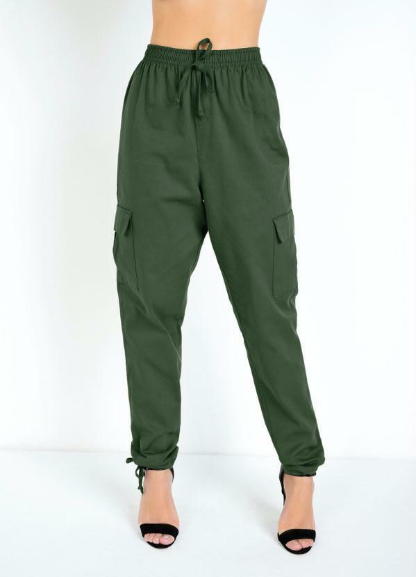 Calça com Bolsos Laterais e Amarrações Verde