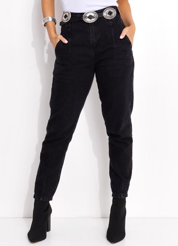 Calça Preta Sawary Mom Jeans com Bolsos