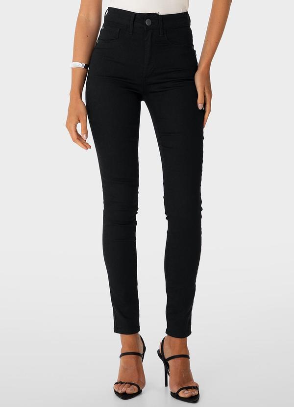 Calça Super Skinny em Sarja Preto