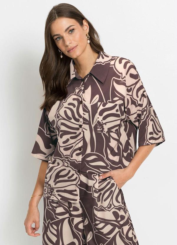 Camisa Ampla Alfaiataria Folhas Marrom