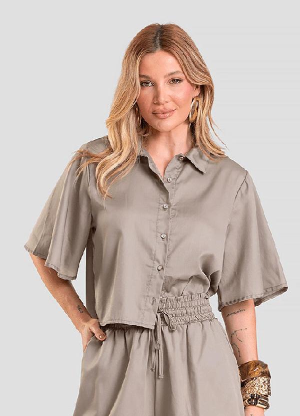 Camisa Feminina em Tecido Plano Cinza