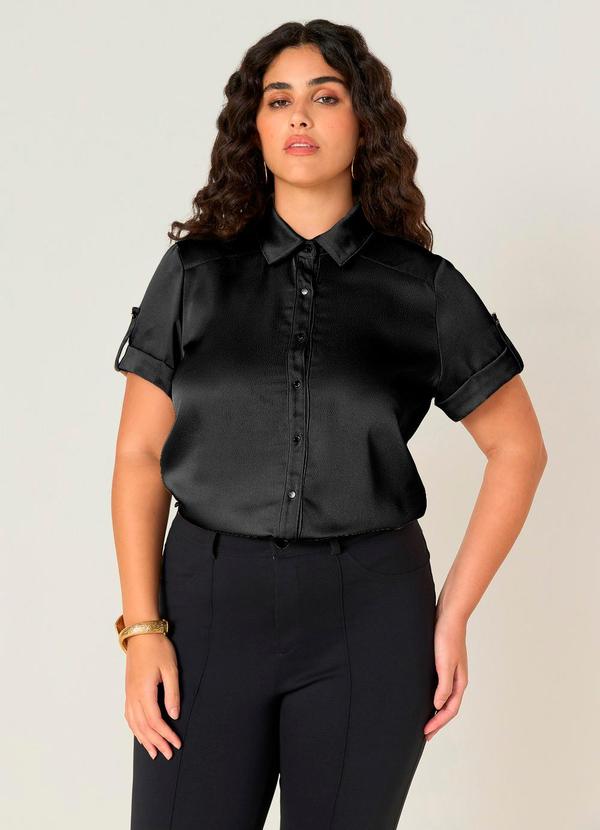 Camisa Manga Curta com Barra Dobrada Preto
