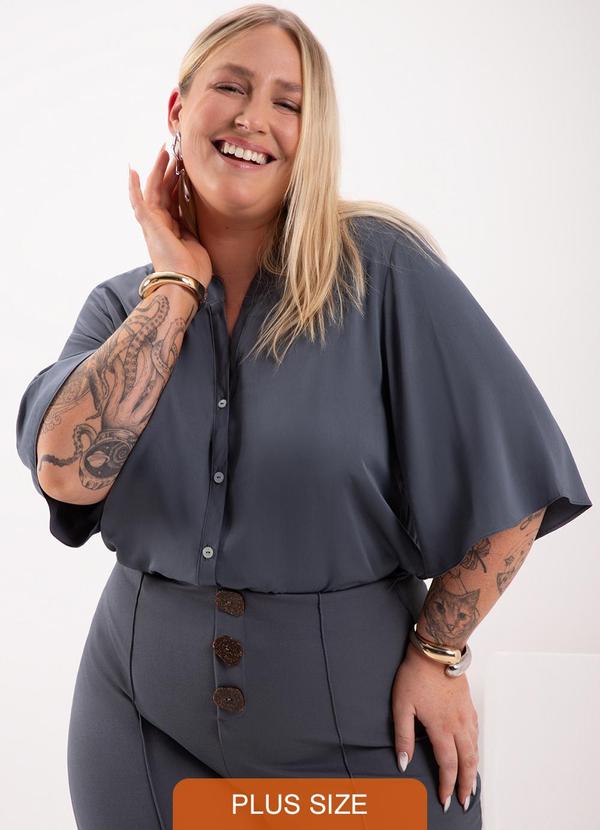 Camisa com Gola Padre e Botões Azul
