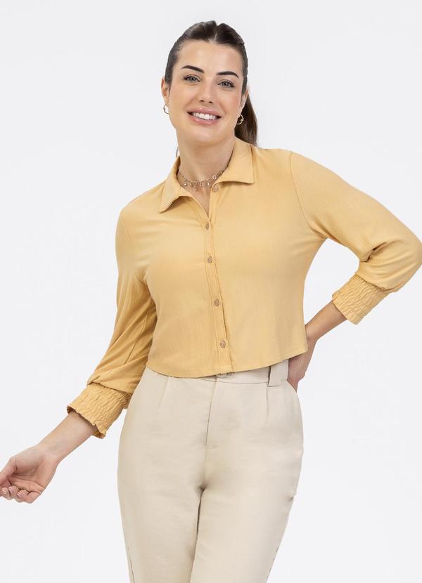 Camisa em Viscose Amarelo Claro