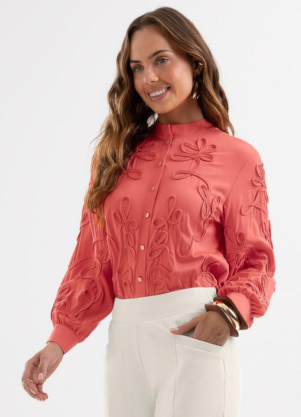 Camisa em Viscose com Bordado em Cordel Vermelho