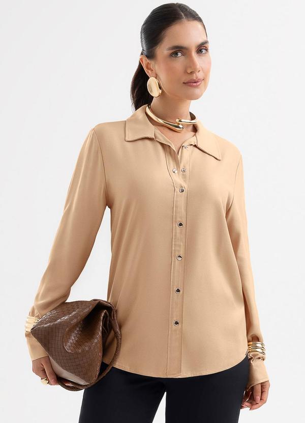 Camisa em Viscose Creponada Leve Bege
