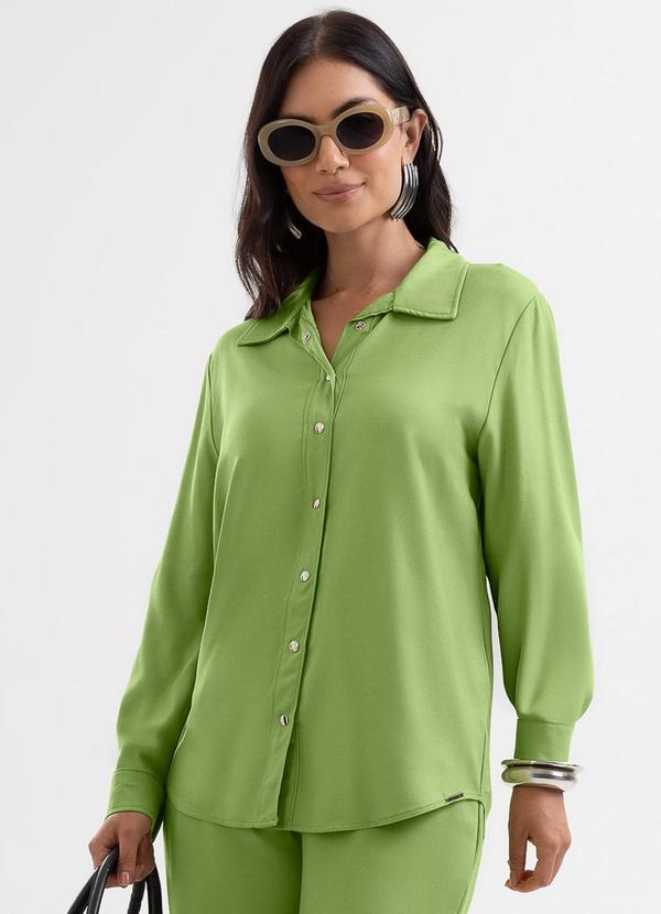 Camisa em Viscose Creponada Leve Verde