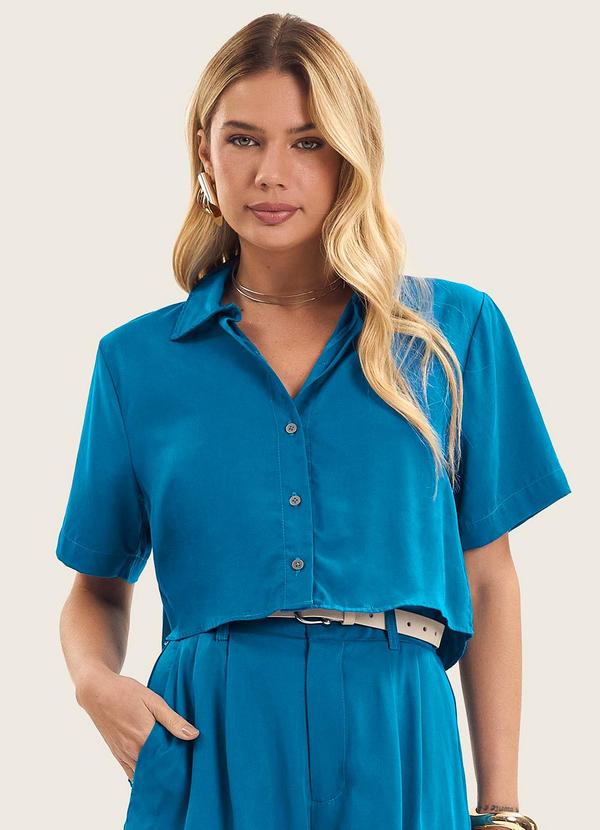 Camisa Feminina Manga Curta com Gola Azul