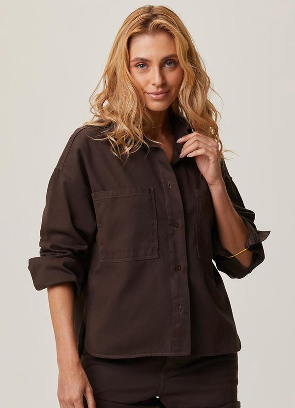 Camisa Oversized Cropped em Sarja Marrom Escuro