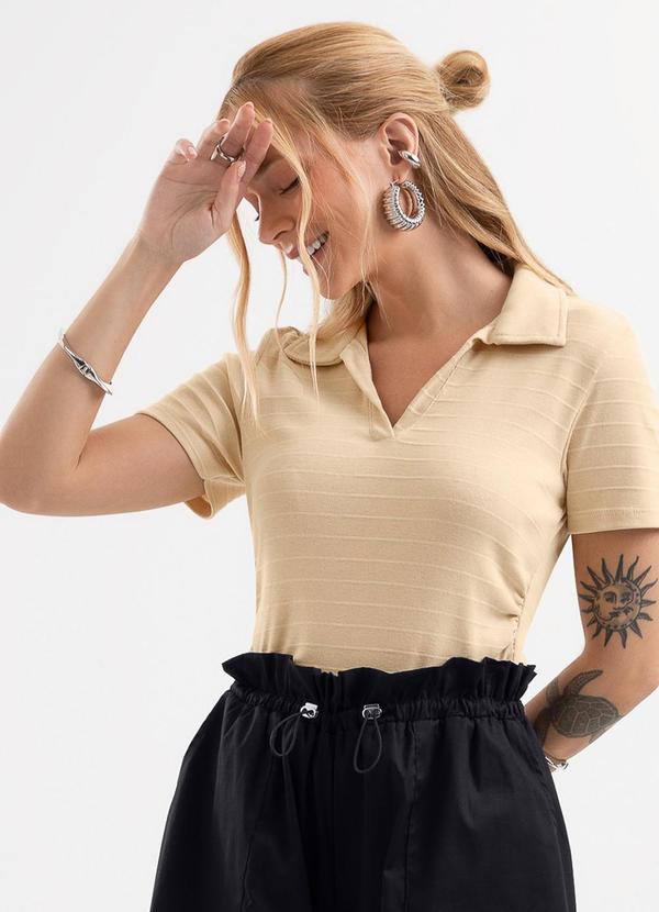 Blusa Polo Listrada em Cotton Bege