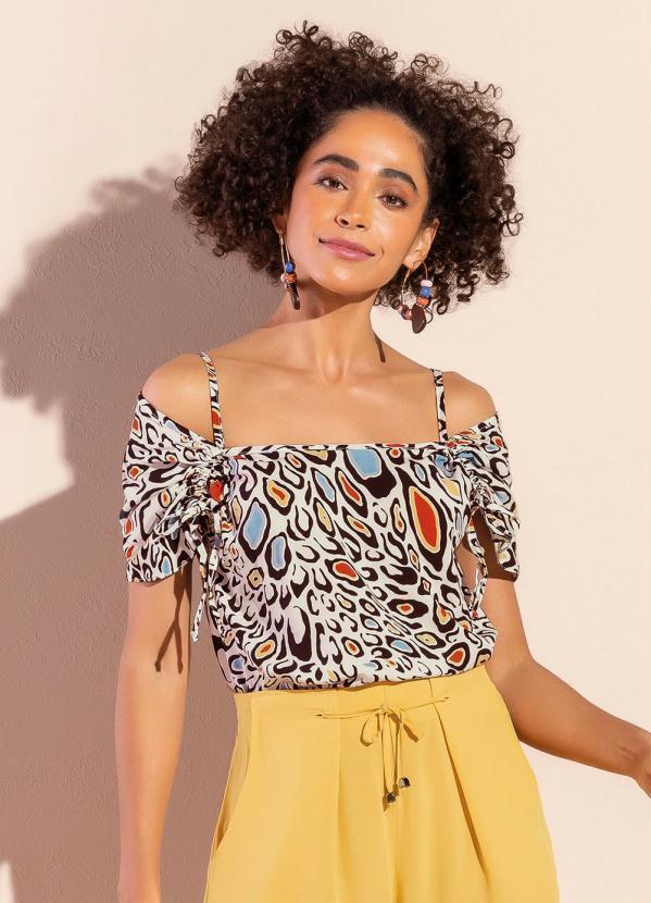 Vista 2 Blusa Criativa Comfy Ciganinha Vibrante Bege Marialícia Marialícia