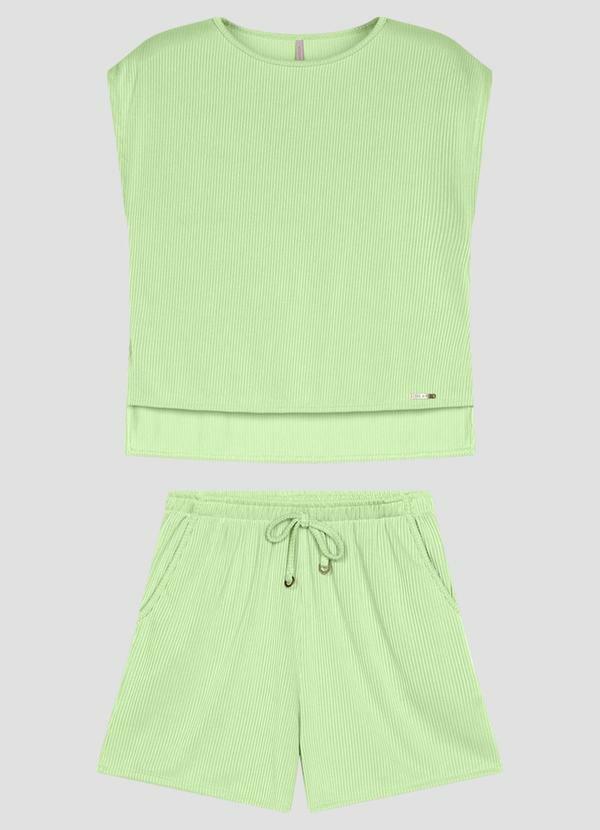 Conjunto Blusa e Shorts Canelado Relevo Verde