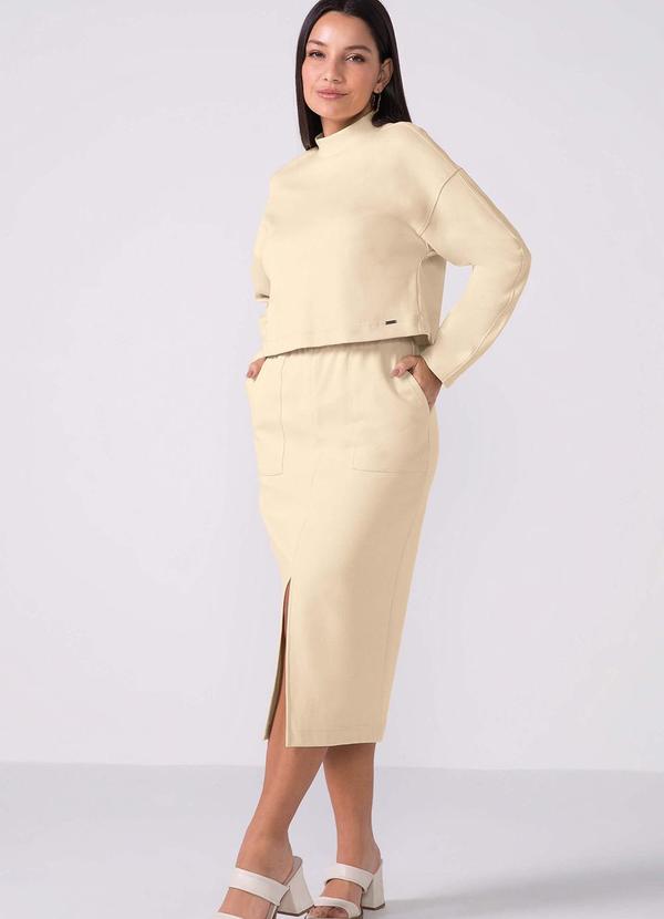 Vista 2 Conjunto Blusão e Saia Midi Moletom Bege Marialícia Marialícia