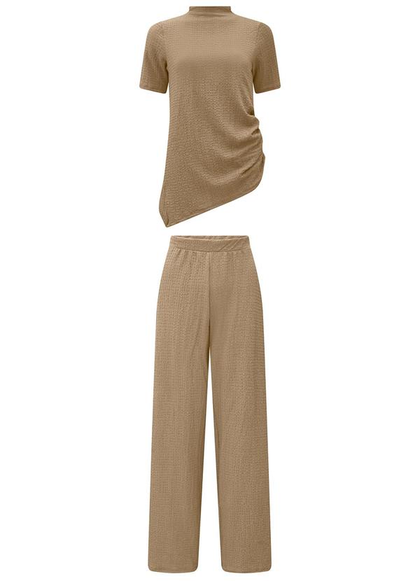 Conjunto com Calça e Blusa Assimétrica Bege
