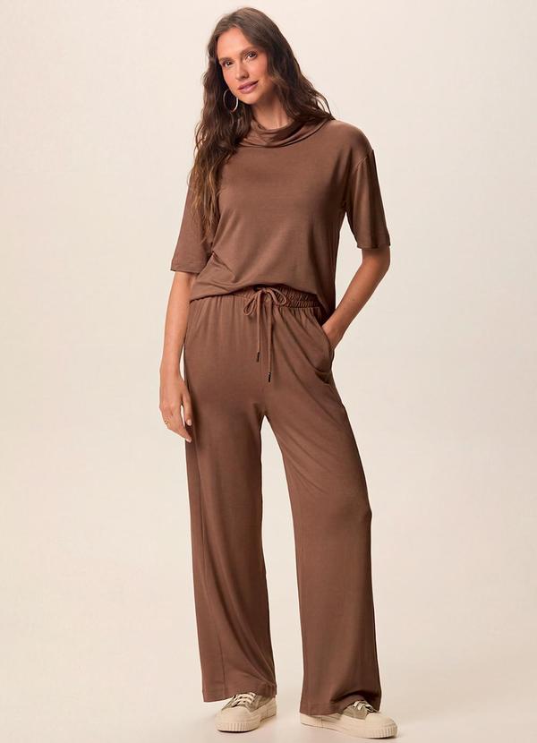 Conjunto em Moletinho Marrom