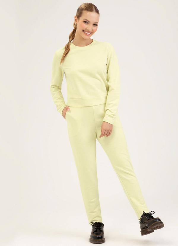 Conjunto em Moletom Amarelo Claro