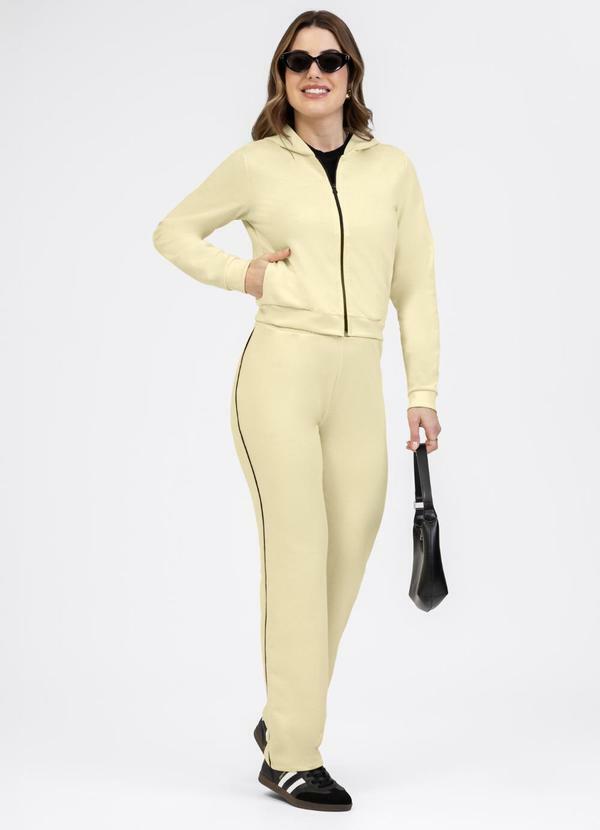 Conjunto em Moletom Amarelo Claro