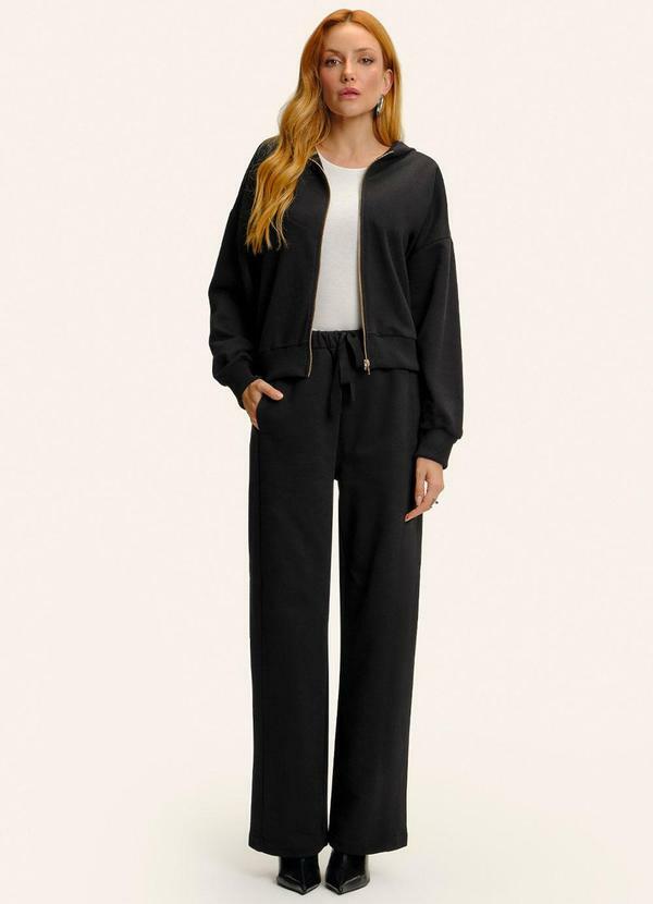 Conjunto Jaqueta com Capuz e Calça Preto